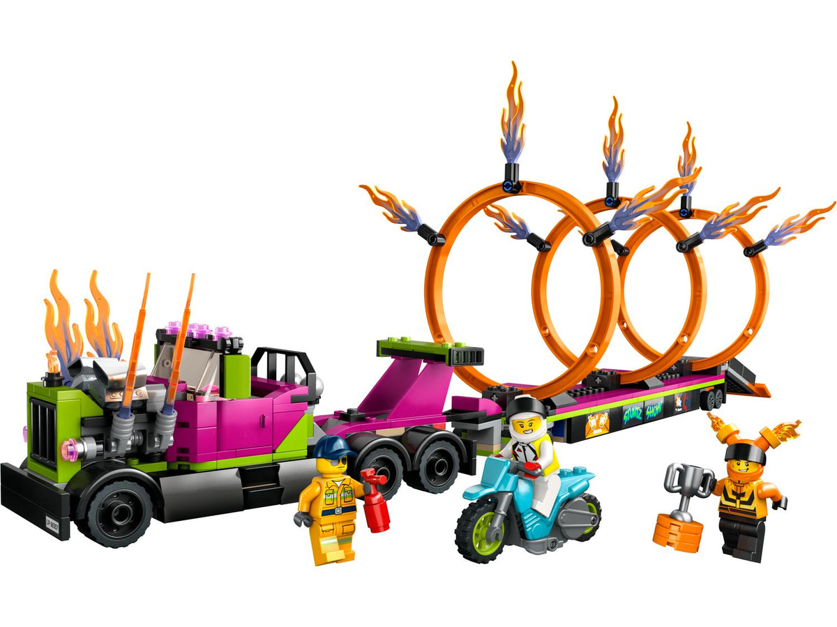 LEGO City 60357 opgebouwde stunttruck, vuurringen en minifiguren