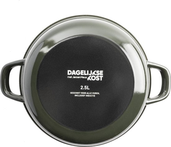 Dagelijkse Kost emaille stoofpot 22 cm olijfgroen – onderkant met aanduiding 2,5 liter