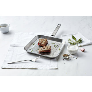 Demeyere Specialties 3 grillpan 24 x 24 cm met gegrilde steak