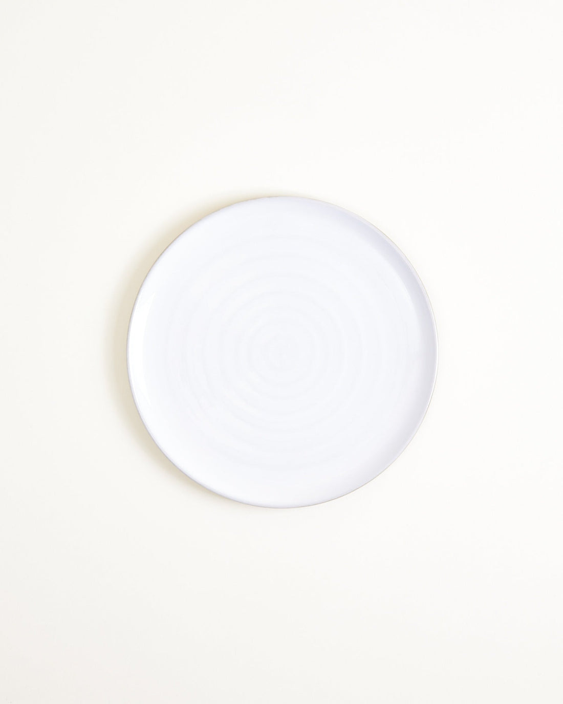 Motel a Miio Seda bord small - saliegroen en wit – detail en presentatie